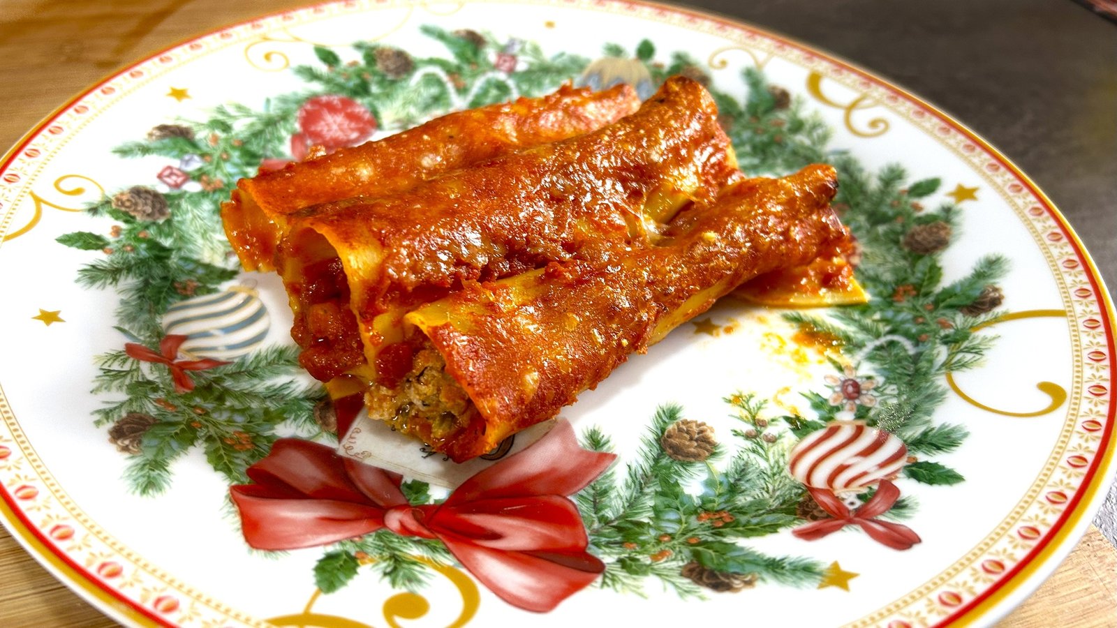 Cannelloni al ragù bianco di zia Franca, primo piatto di Natale al forno con carne e besciamella.